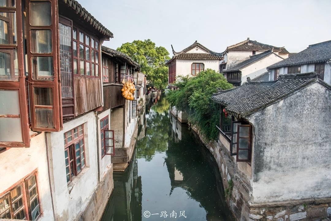 全国暴雨研究中心在武汉挂牌成立 聚焦暴雨预报难题